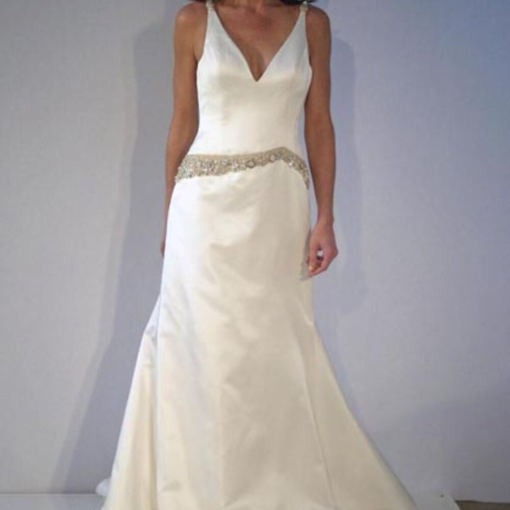 Rivini Wedding Dress Elegant with Heavy Rhinestone Beading at Hip Sz 10